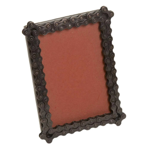 Bicycle chain picture frame